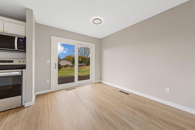 101 6th Avenue NW, Dodge Center, MN 55927