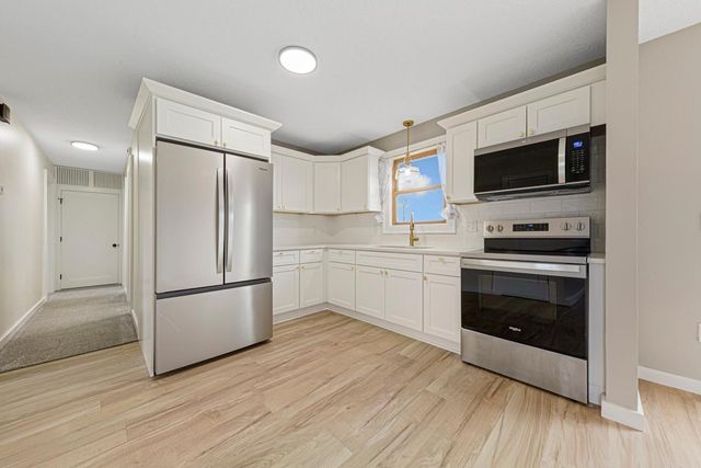 101 6th Avenue NW, Dodge Center, MN 55927