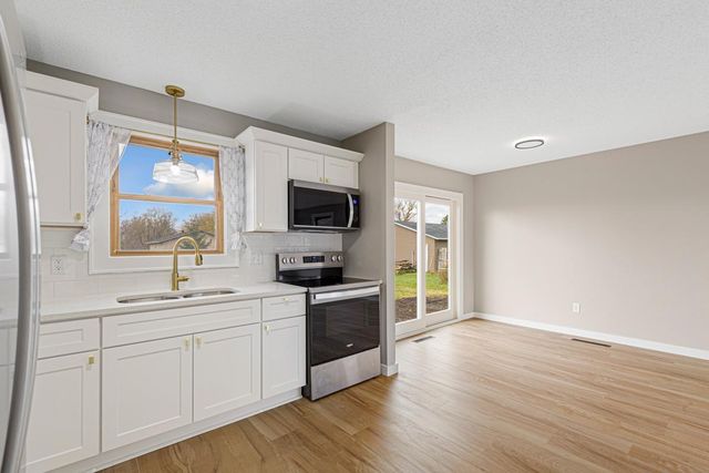 101 6th Avenue NW, Dodge Center, MN 55927