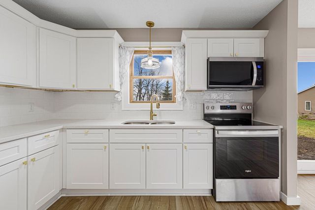 101 6th Avenue NW, Dodge Center, MN 55927