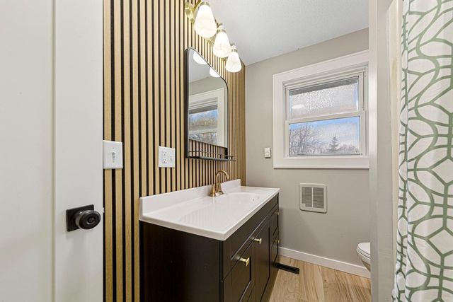 101 6th Avenue NW, Dodge Center, MN 55927