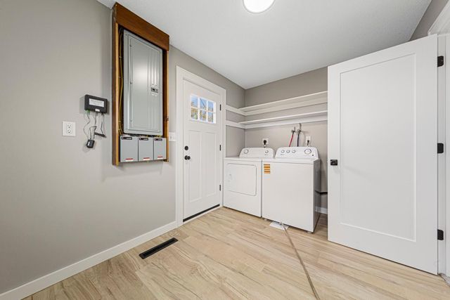 101 6th Avenue NW, Dodge Center, MN 55927