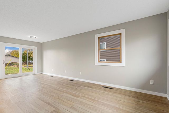 101 6th Avenue NW, Dodge Center, MN 55927