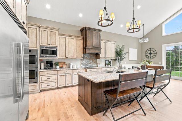 3635 Chelmsford Road NE, Saint Anthony, MN 55418