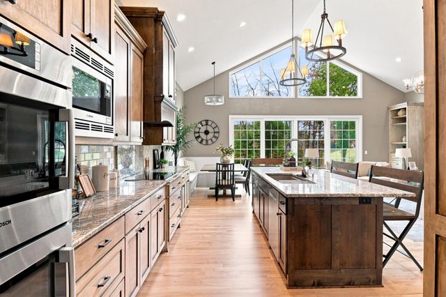 3635 Chelmsford Road NE, Saint Anthony, MN 55418