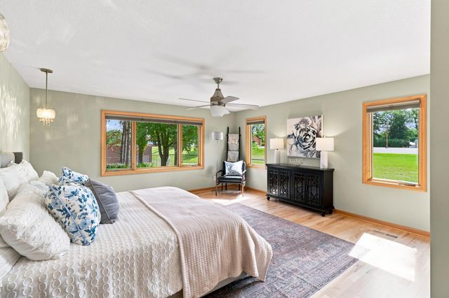 3635 Chelmsford Road NE, Saint Anthony, MN 55418