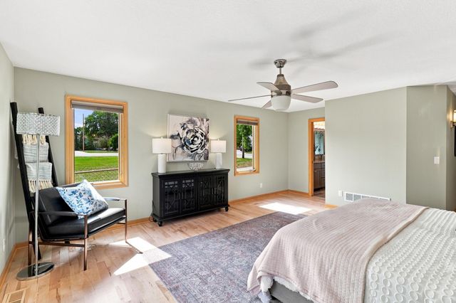 3635 Chelmsford Road NE, Saint Anthony, MN 55418