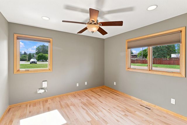 3635 Chelmsford Road NE, Saint Anthony, MN 55418
