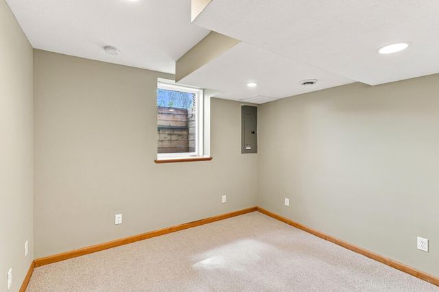 3635 Chelmsford Road NE, Saint Anthony, MN 55418