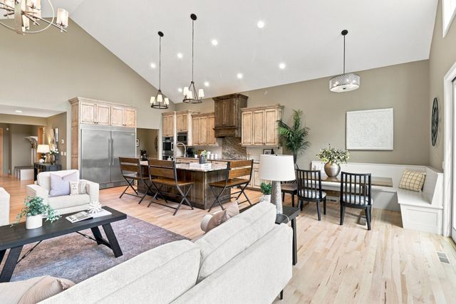 3635 Chelmsford Road NE, Saint Anthony, MN 55418