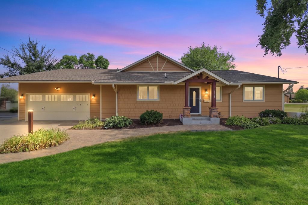 3635 Chelmsford Road NE, Saint Anthony, MN 55418 — photo 2