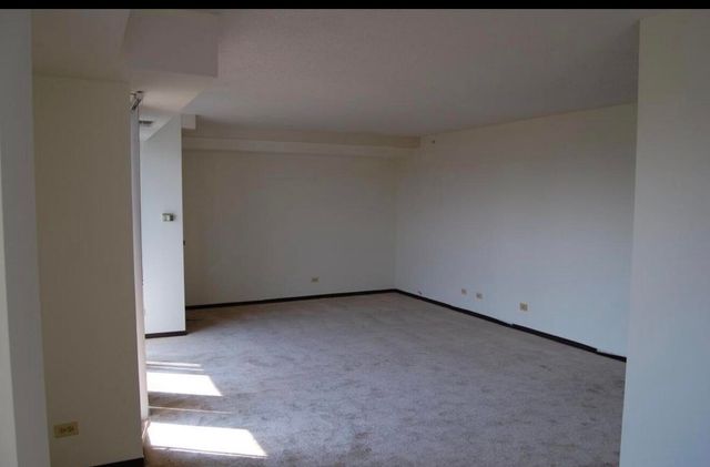 1840 Huntington Boulevard BW511, Hoffman Estates, IL 60169