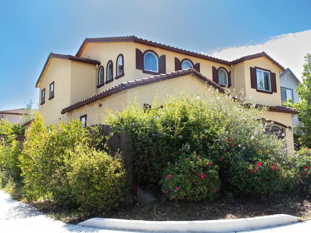 1011 El Cerro Drive, Hollister, CA 95023