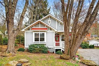 726 Rhododendron Avenue, Black Mountain, NC 28711