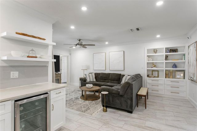 5103 W CLEVELAND STREET, Tampa, FL 33609