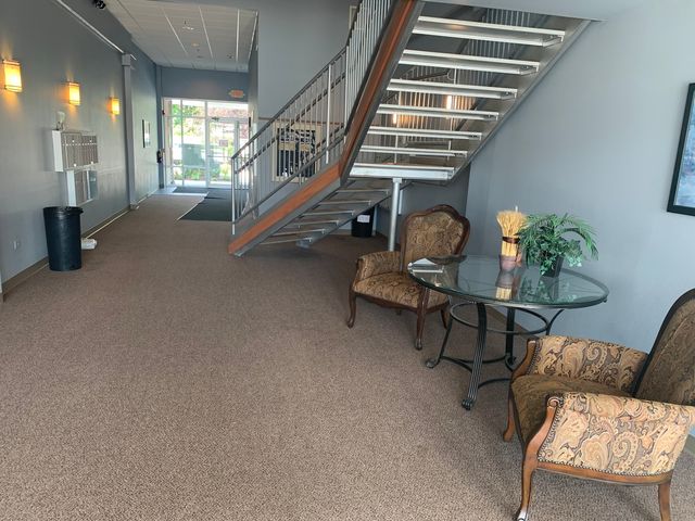 7050 183rd Street 203, Tinley Park, IL 60477