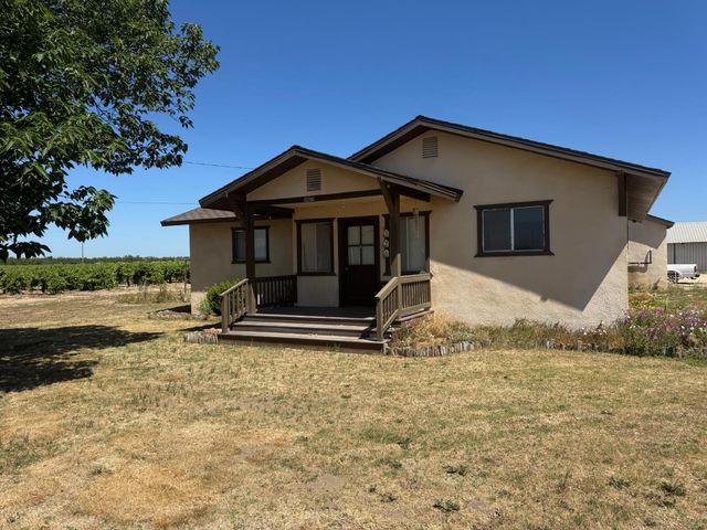 376 E Klepper, Caruthers, CA 93609