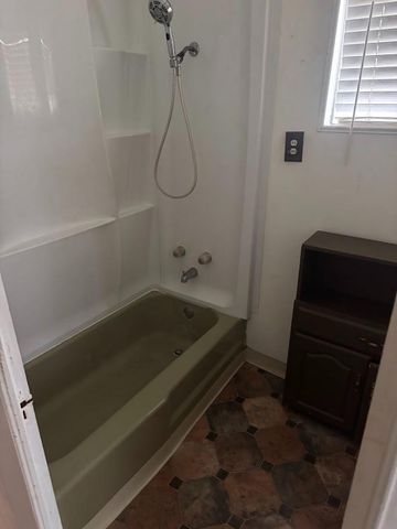 376 E Klepper, Caruthers, CA 93609