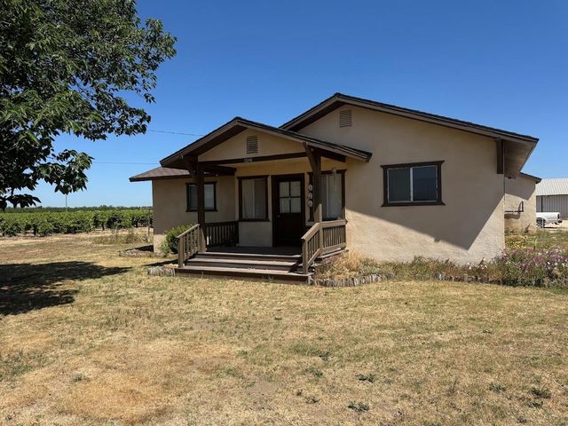 376 E Klepper, Caruthers, CA 93609