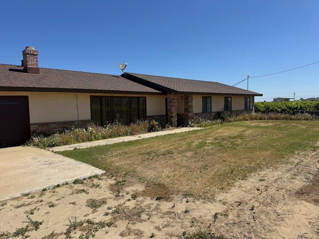 376 E Klepper, Caruthers, CA 93609