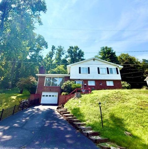 1901 Enslow Blvd, Huntington, WV 25701