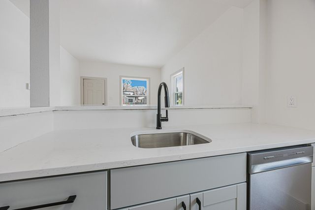 1522 8th Street N, Fargo, ND 58102