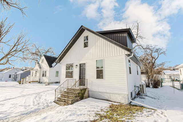 1522 8th Street N, Fargo, ND 58102