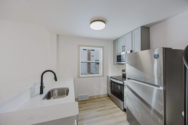 1522 8th Street N, Fargo, ND 58102