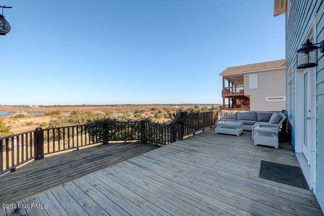 6614 Kings Lynn Drive, Oak Island, NC 28465