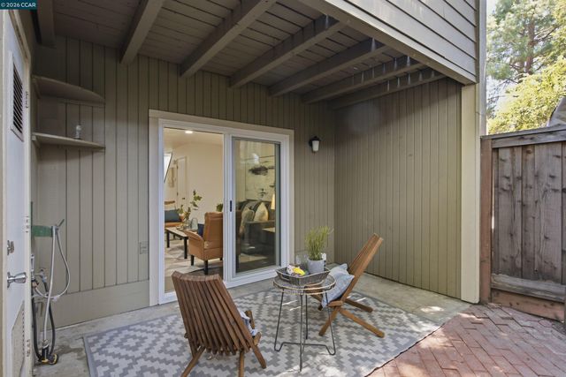 458 Eastgate Ln, Martinez, CA 94553