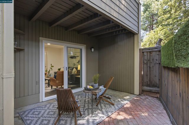 458 Eastgate Ln, Martinez, CA 94553