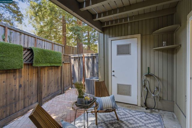 458 Eastgate Ln, Martinez, CA 94553