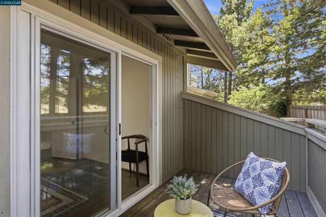 458 Eastgate Ln, Martinez, CA 94553