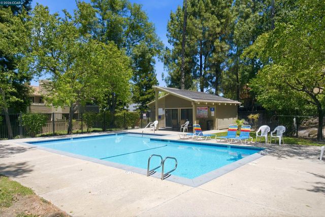 458 Eastgate Ln, Martinez, CA 94553