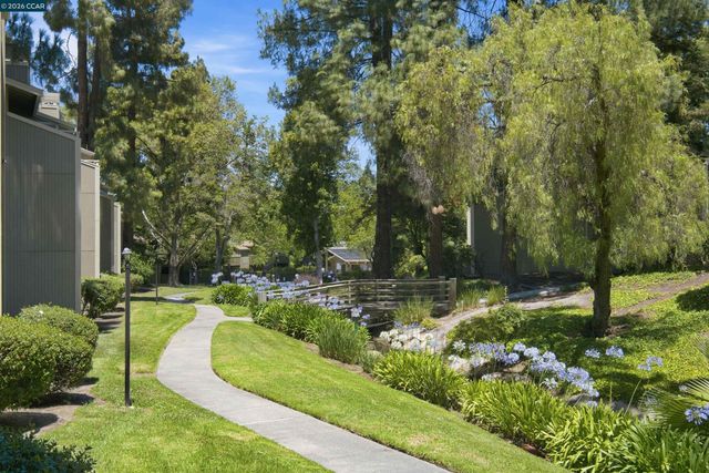 458 Eastgate Ln, Martinez, CA 94553