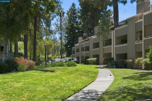 458 Eastgate Ln, Martinez, CA 94553