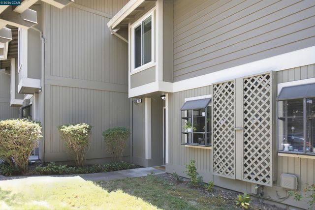 458 Eastgate Ln, Martinez, CA 94553