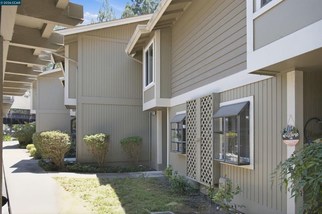 458 Eastgate Ln, Martinez, CA 94553