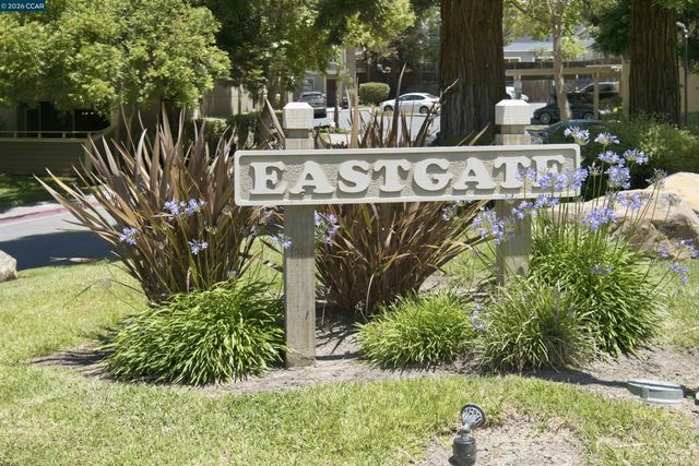 458 Eastgate Ln, Martinez, CA 94553