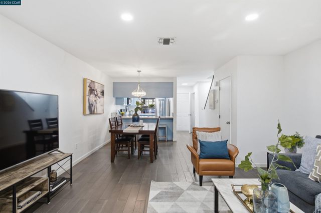 458 Eastgate Ln, Martinez, CA 94553