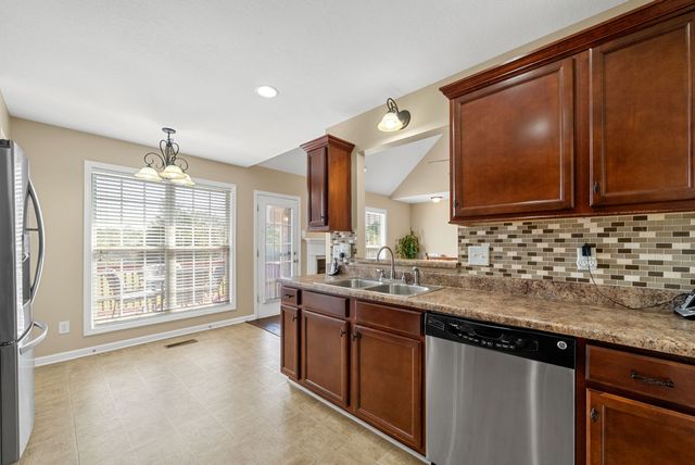 2031 Ferry Rd, Clarksville, TN 37040