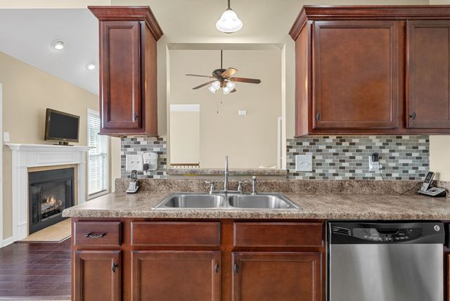 2031 Ferry Rd, Clarksville, TN 37040