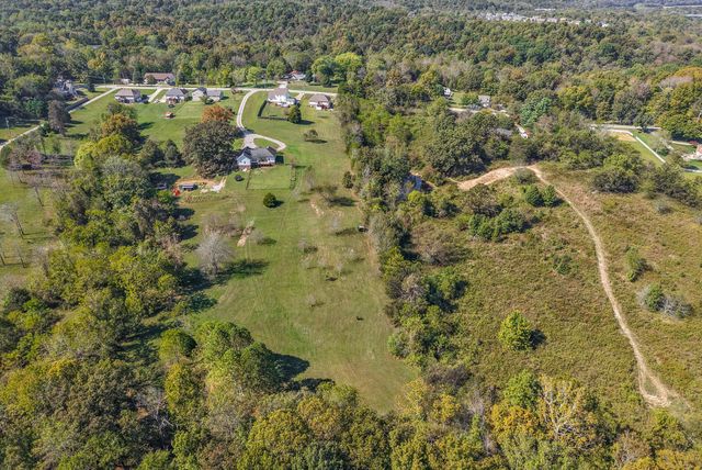 2031 Ferry Rd, Clarksville, TN 37040