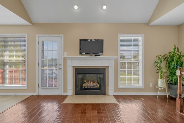 2031 Ferry Rd, Clarksville, TN 37040