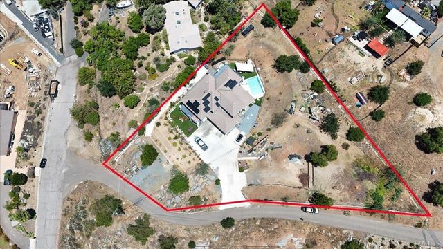1830 Vista Way, El Cajon, CA 92019