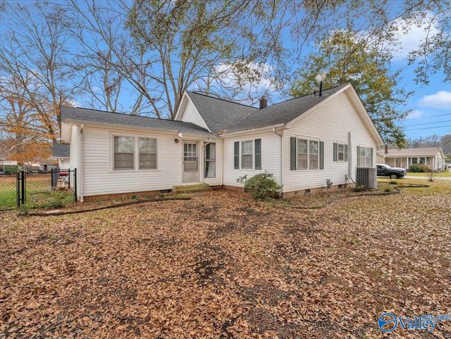 112 W Cherry Street, Scottsboro, AL 35768