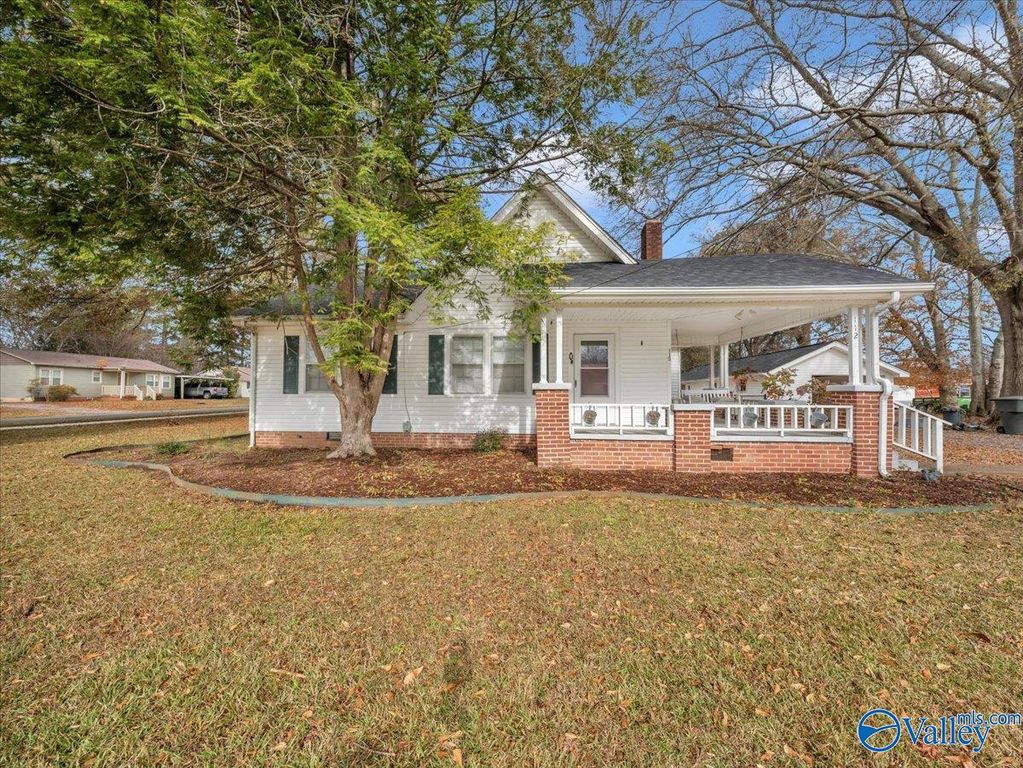 112 W Cherry Street, Scottsboro, AL 35768