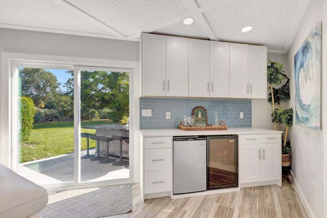 10355 Seagrape Way, Palm Beach Gardens, FL 33418