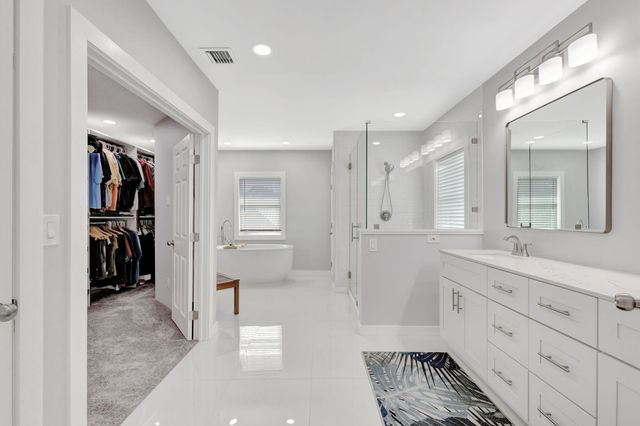 10355 Seagrape Way, Palm Beach Gardens, FL 33418