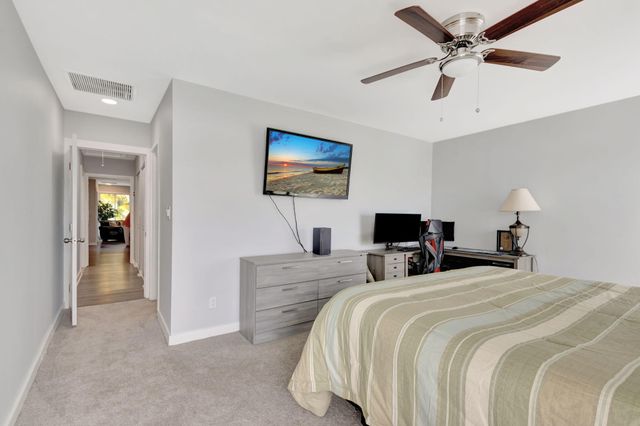 10355 Seagrape Way, Palm Beach Gardens, FL 33418